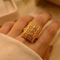 Imperial Grid Gold Plates Signet Ring