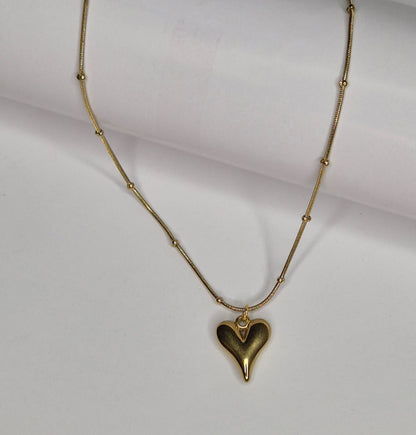 Golden Sleek Heart Pendant Necklace