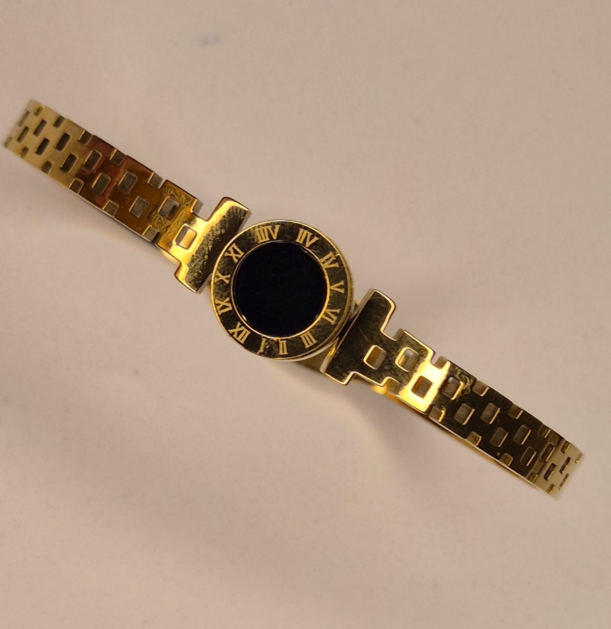 Roman Noir Bracelet Watch